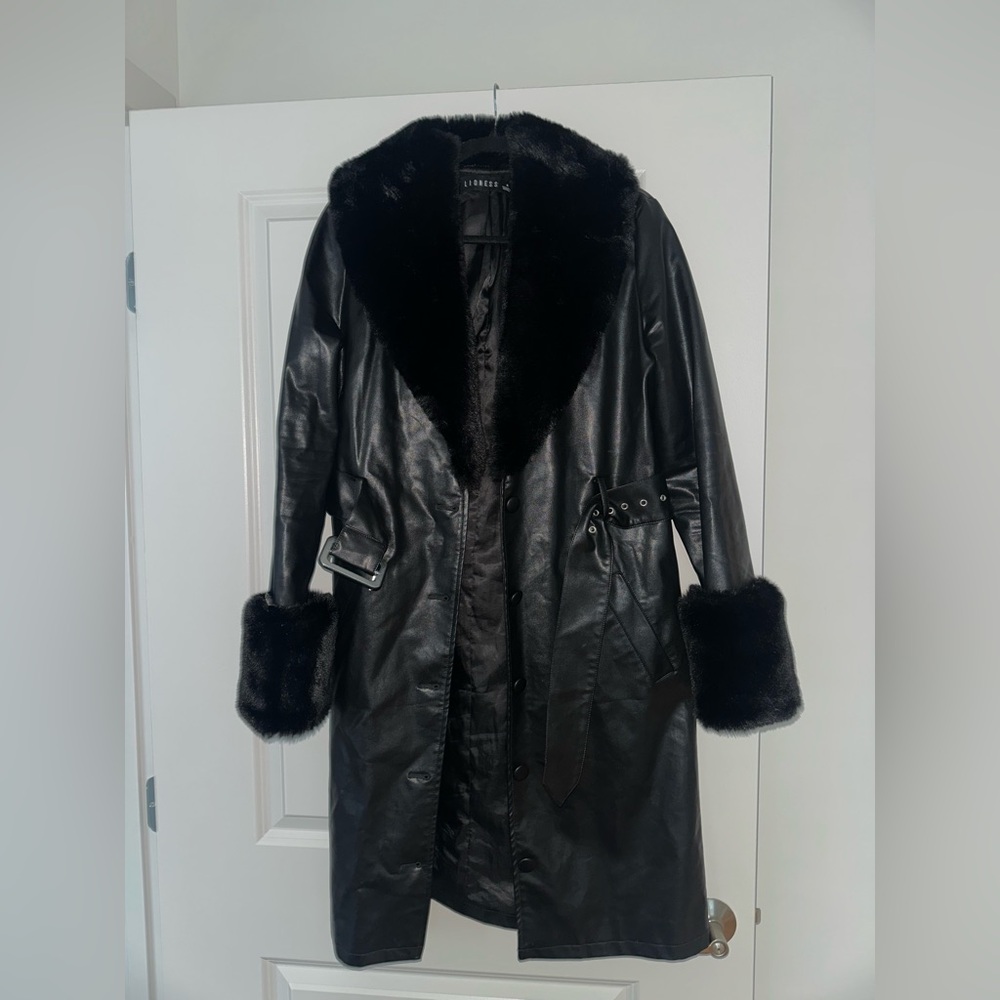 Lioness faux fur coat